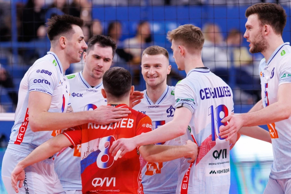 Константин Брянский, главный тренер волейбольного клуба Динамо Москва, дает интервью после победного матча Суперлиги.