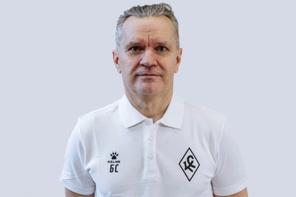 Сергей Бойко на тренировке ФК Крылья Советов после назначения в тренерский штаб