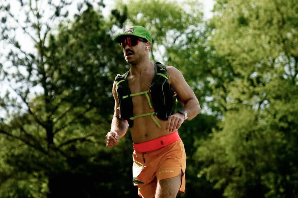 Джейкоб Коэн пробегает 5 км