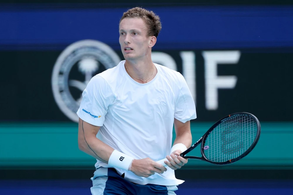 Иржи Легечка после финального матча на турнире в Майами, размышляющий о ходе игры