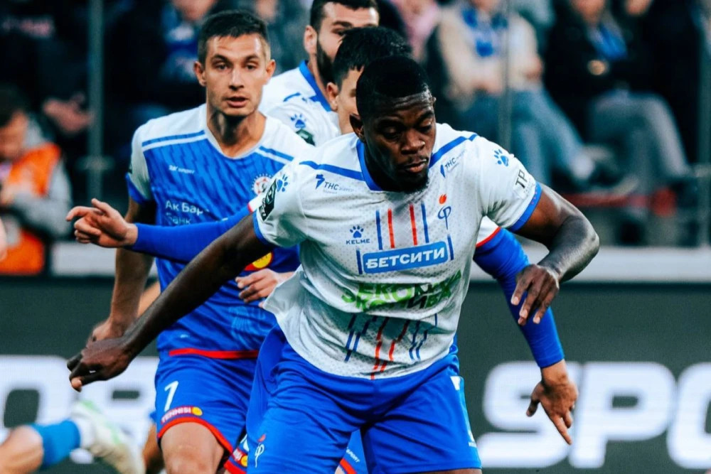 Футбольный матч 23-го тура Первой лиги между командами «Нефтехимик» из Нижнекамска и «Факел» из Воронежа, стадион «Нефтехимик», 1 апреля 2026 года.