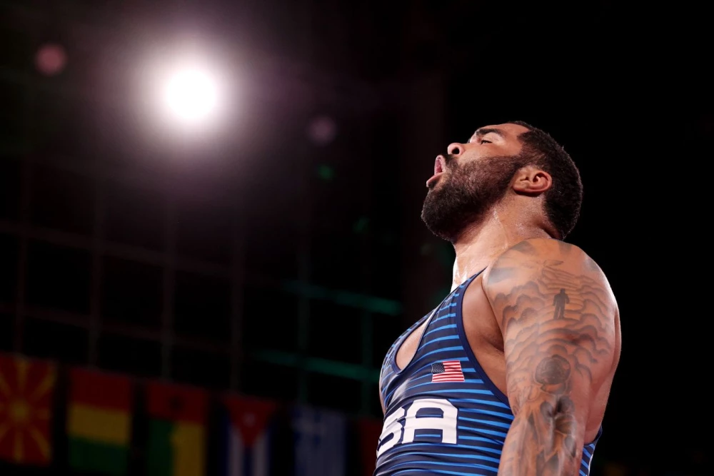 Гейбл Стивесон на ринге ММА после победы нокаутом