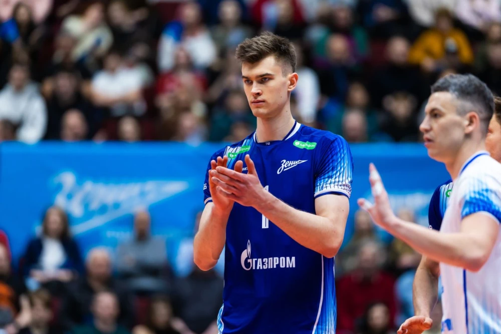 Игроки волейбольного клуба «Динамо» Москва празднуют победу над «Зенитом» СПб в полуфинале Суперлиги.