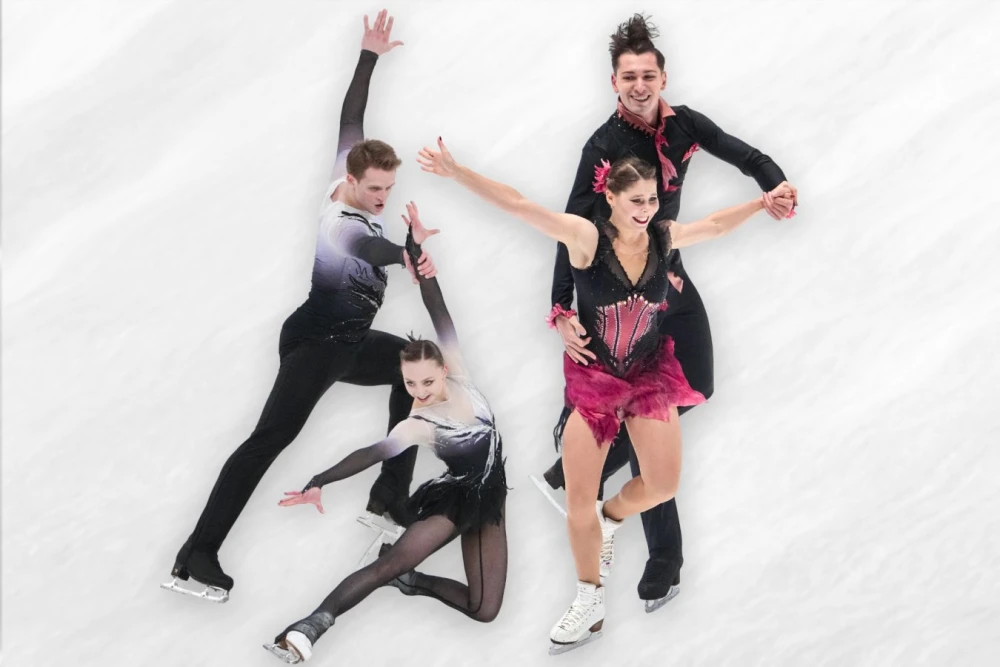 Спортивные пары Александра Бойкова и Дмитрий Козловский, Анастасия Мишина и Александр Галлямов, а также танцоры Александра Степанова и Иван Букин на льду Финала Гран-при России по фигурному катанию 2025/26