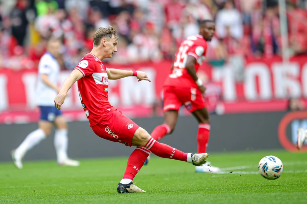 Бой UFC 320: Магомед Анкалаев против Алекса Перейры